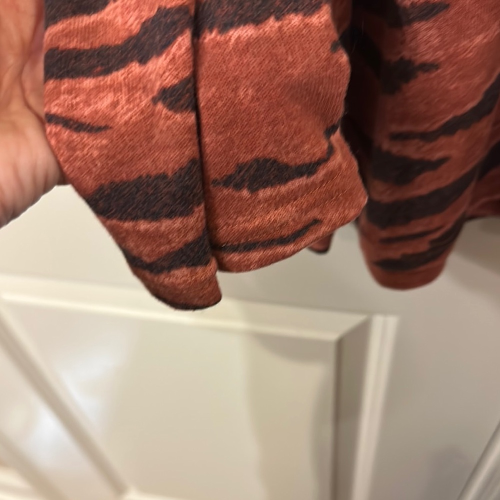 Democracy V-Neck Sweater in Tiger Print - Picture 4 of 4